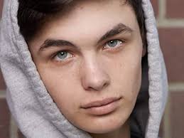 El risitas, эль риситас) — испанский комик и актёр. Muere Logan Williams El Joven Barry Allen De The Flash A Los 16 Anos