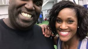 Colts Cheerleaders Help Fans Kick Off New Year