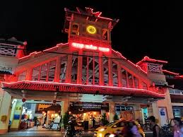 Mưa lại về trên những ngả đường quen rơi vội vã lên tóc người chờ đợi hạ độ này đã thơm mùi xưa có những điều em không nhớ rõ tất cả đã nhạt nhòa dần theo những ân cần của một người nao rồi một ngày kia chúng ta gặp nhau chẳng chút nghẹn ngào. Chá»£ Ä'em Cáº§n ThÆ¡ Tay Ä'o Nhá»¯ng Net Thu Vá»‹ Vá» Ngoi Chá»£ Cá»• 100 NÄƒm