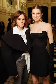 Emma Watson Debuts Haircut at Schiaparelli Fall 2022 Couture Show – WWD