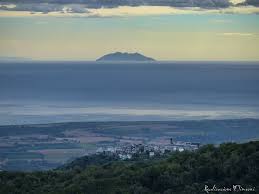 Penta Di Casinca Vu De Loretu Avec L Ile De Monte Cristo Photo Corse Corse Photos