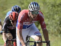 Als kunde ihre sehwerte in der filiale abrufen und online ihre brille konfigurieren! Van Der Poel Kommt Mit Leichter Gehirnerschutterung Davon Radsport Bei Rad Net De