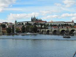 Karlův most stál vždy v centru historického dění, ať už byl v čechách u vlády kdokoli. Karluv Most A Jeho Sochy Most Turistika Cz