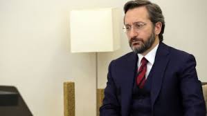Fahrettin altun, 1976 yılında almanya'nın stuttgart şehrinde dünyaya gelmiştir. Fahrettin Altun Ozgur Gelecek