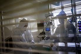 De acordo com o relatório epidemiológico deste sábado, a região de lisboa e vale do tejo continua a ser a mais afetada, concentrando 629 dos 973 casos. Covid 19 Em Portugal 59 Mortes Um Novo Maximo Diario E Mais 3927 Casos Em 24 Horas Coronavirus Publico