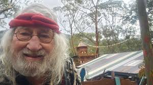 Boinga Bob's treehouse: Why the 85-year-old loves his home