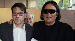 Der nonkonformistische und exzentrische künstler gilt als hauptvertreter des italienischen glam rock und konnte besonders durch die betonte. Ll Figlio Di Renato Zero Rischia Il Processo Maltrattata La Moglie