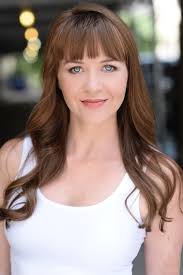 Melissa Merry's Instagram, Twitter & Facebook