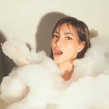 Maxine Castillo (@maxinecstll)