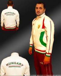 Az alábbi ábrákon az látható, hogy a. Magyar Valogatott Pulover Nemzeti Szinu Pulcsi Felso Ruha Nemzeti Sportruhak Olcson Eladok Kuzdosportfelszereles Hu Online Webshop