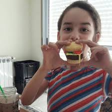 Cupcakes....Hamburguesa dulce para el día del niño!!