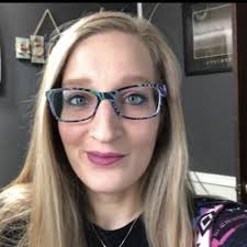 Kendra Hotchkiss's Instagram, Twitter & Facebook