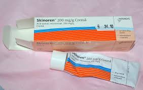 This helps to unblock pores, so that the skins natural oil producing glands can. Skinoren Gel Pret
