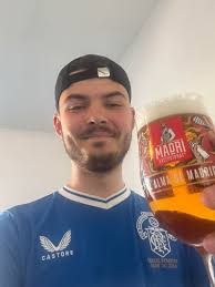 Happy Saturday troops,28° balls are sticking to my legs 😂🍻