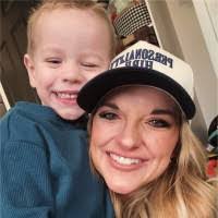 Lisa Ditto's Instagram, Twitter & Facebook