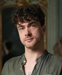 Experte für alles (TV Series 2025– )