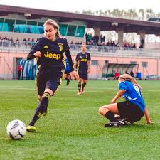 Dopo aver presentato la figura di elena tagliabue, quale responsabile del settore femminile, prosegue il percorso per costruire un progetto importante a tinte rosa, il novara calcio femminile presenterà infatti una prima squadra che parteciperà al campionato di eccellenza 2020/21. Figc