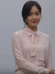 배우 성유리가 프로 골퍼 안성현과 공개 열애 중인 가운데 두 사람의 집안이 눈길을 끌고 있다. File 190407 ì„±ìœ ë¦¬ Png Wikipedia