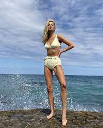 On the surface, elsa hosk is the prototypical victoria's secret angel: Elsa Hosk Prefer Legs E L S A In 2020 Elsa Hosk Bikinis Swimwear See More Ideas About Elsa Hosk Elsa Model