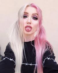 Newest Photo Split Dyed Hair Style Will Be The Origins Providing The Game Aside Of Which You Re Not An Organic And Na Split Dyed Hair Dyed Hair Aesthetic Hair