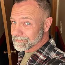 What planet is this man from? Because I've never seen a green flag like him 