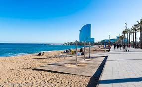 Gebruik hiervoor onze snelle online zoekmogelijkheden! Het Strand Sant Sebastia In Barcelona Catalunya Spanje