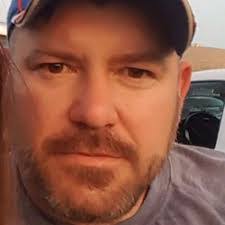 Shawn Tutt's Instagram, Twitter & Facebook