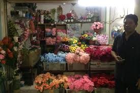 Hal ini tak lepas karena permintaan yang tinggi dari konsumen. Jalan Jalan Ke Pasar Bunga Rawa Belong Buka 24 Jam Di Jakarta Halaman All Kompas Com