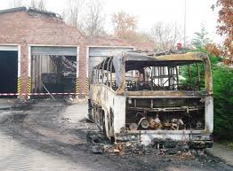 Bei einem brand handelt es sich um ein feuer, das sich selbständig verbreitet und seinen bestimmungsgemäßen herd verlassen hat oder ohne einen solchen herd entstanden ist. Busbrand Neuwert Versicherung Dittmeier Versicherungsmakler