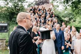 Hier finden sie zauberer, zauberkünstler und magier für ihre veranstaltung. Zauberer Zur Hochzeit Geheimnisvolle Unterhaltung Fur Gross Klein