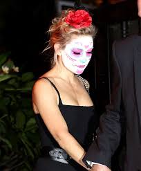 La tête de mort mexicaine ou calavera trouve son origine dans la fête des morts, célébrée tous les ans au mexique. Maquillage Tete De Mort Mexicaine Parce Qu On L Adore