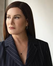 Gloria Calzada's Instagram, Twitter & Facebook