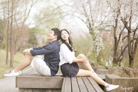 Download and use 100,000+ wedding background stock photos for free. 20 Foto Prewedding Casual Outdoor Unik Tanpa Sentuhan Portalkuningan Com
