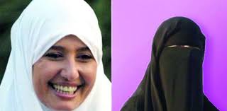 نشرت الفنانة المعتزلة حلا شيحة الصور الأولى لها وهي بالنقاب على حسابها على الفيس بوك، لتشعل الأجواء بطلتها التي ظهرت بها بعد غياب. Ø¹ÙˆØ¯Ø© Ø­Ù„Ø§ Ø´ÙŠØ­Ø© ØªØ´Ø¹Ù„ Ø§Ù„Ø³ÙˆØ´ÙŠØ§Ù„ Ù…ÙŠØ¯ÙŠØ§ ÙˆØ£Ø­Ù…Ø¯ Ø§Ù„Ø³Ø¨ÙƒÙ‰ ÙŠØ±Ø´Ø­Ù‡Ø§ Ù„ÙÙŠÙ„Ù… Ø¬Ø¯ÙŠØ¯ Ù…Ù†ÙˆØ¹Ø§Øª Ø§Ù„ÙˆØ·Ù†