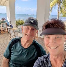 Where to get a Monkey Lala drink in Roatan?