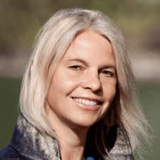 Karen Wendt's Instagram, Twitter & Facebook