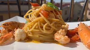Impiattate e decorate le linguine con gli scampi interi. Spaghetti Risottati Agli Scampi Youtube