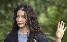 One night, we had all gone bowling, says evangeline lilly, 26, who plays the show's female lead, the beautiful but mysterious criminal kate. Bild Zu Evangeline Lilly Lost Bild Evangeline Lilly Filmstarts De