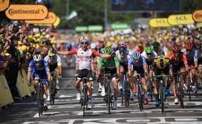 Shimano blue for neutral support at l'étape du tour de france. Tour De France 2019 Direct Etape Nimes Nimes