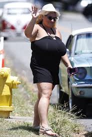 While she's still rated as a 42d for her bra cup size, the before and after images seems to confirm that beth chapman indeed underwent a breast . Beth Chapman Fatcelebs Curvage