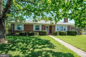 If there was a prototype for the perfect real estate agent it would be jessica cook of team waller. 110 Accomac Road For Sale Near Downtown Front Royal Virginia Royal Examiner
