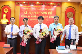 Công an tp.đà lạt (lâm đồng) bắt giam khẩn cấp người thuê xe san ủi, lấn chiếm đất rừng trái phép và hành hung phó chủ tịch ubnd phường. Nhan Sá»± Má»›i Bao Khanh Hoa Ä'iá»‡n Tá»­