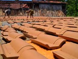 Jika kamu sedang mencari harga genteng terbaik, mungkin kamu bisa menggunakan referensi harga yang sudah direkap oleh 99.co indonesia. 10 Material Atap Yang Sering Digunakan Di Sekitar Kita Bildeco