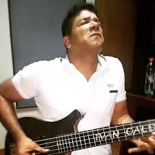 Y con ustedes... Iván Calderón Zapata, bajista, compositor, arreglista,  productor y director musical. Este genio fue el encargado en los 90's de  posicionar prácticamente todo el vallenato romántico. ...