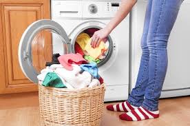 Kerap kita tak hiraukan dan mengabaikan label simbol yang tertera pada pakaian dan kesannya, baju nampak lusuh dengan cepat. 7 Tips Membersihkan Kamar Mandi Setelah Dipakai Orang Positif Corona