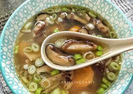 Lihat juga resep sop ayam makaroni jamur kuping enak lainnya. Cara Gampang Resep Sup Ayam Jamur Yang Menggugah Selera Anti Gagal Cara Bunda Peter Knogl