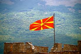 Arraying from this vergina sun is 8 beams of sunlight which scatter around the flag.flags & banners material: Manuel Sarrazin Wahlen In Nordmazedonien Herzlichen Gluckwunsch Zoran Zaev