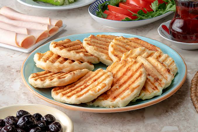 İri ipek pul biber ile kahvaltılık ve makarna