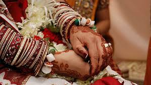 This bride combined different shades of red bridal bangles together with gota patti jewellery for her mehendi and we are literally in awe! Hd Wallpaper Indian Wedding Photography Silk Thread Bangles Lot 1600x900 Wallpaper Flare