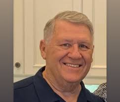 Robert Lifsey's Instagram, Twitter & Facebook